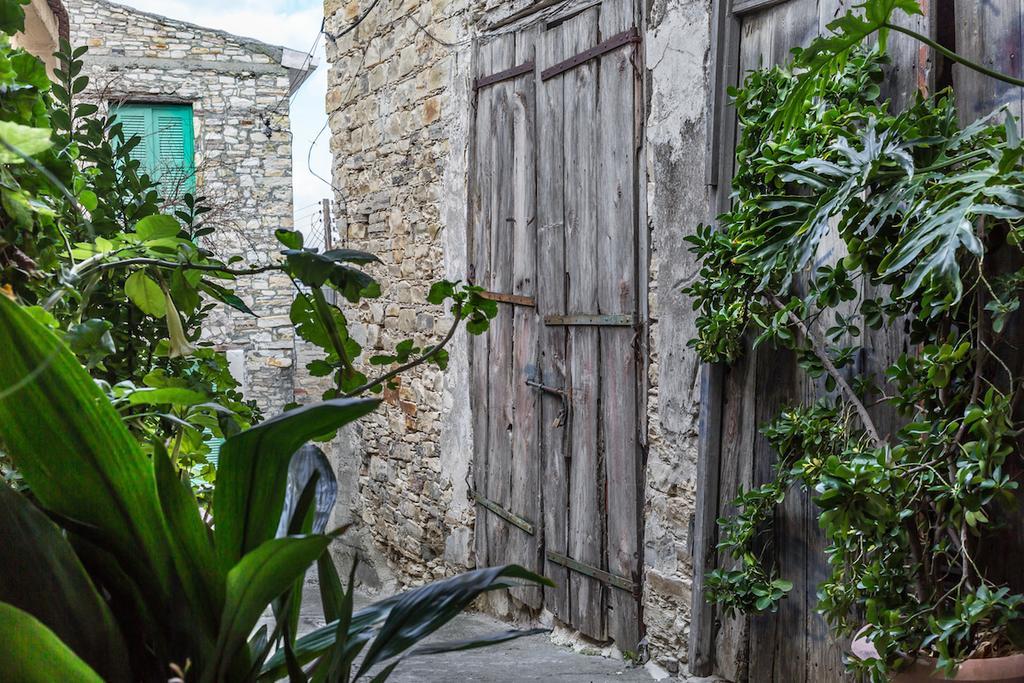 Redblue Door Two Traditional Listed Houses Pano Lefkara Exteriör bild
